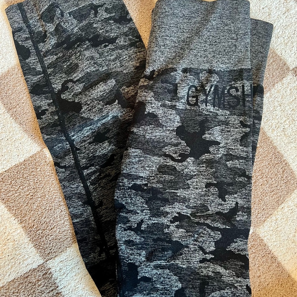 Gymshark Seamless Leggings - Black and Gray Camo